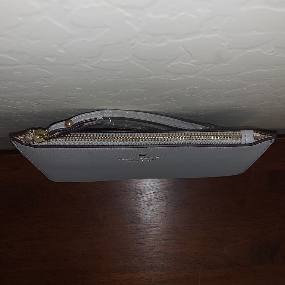 KATE SPADE NEW YORK CEDAR STREET BRAND NEW LIGHT GREY LEATHER WRISTLET - Picture 10 of 11